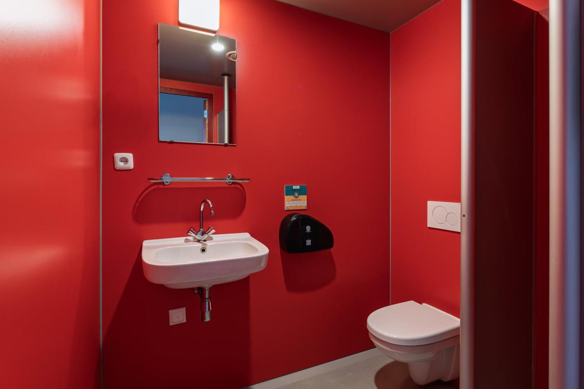 Stayokay Hostel Eindhoven - Blue Collar Room photo
