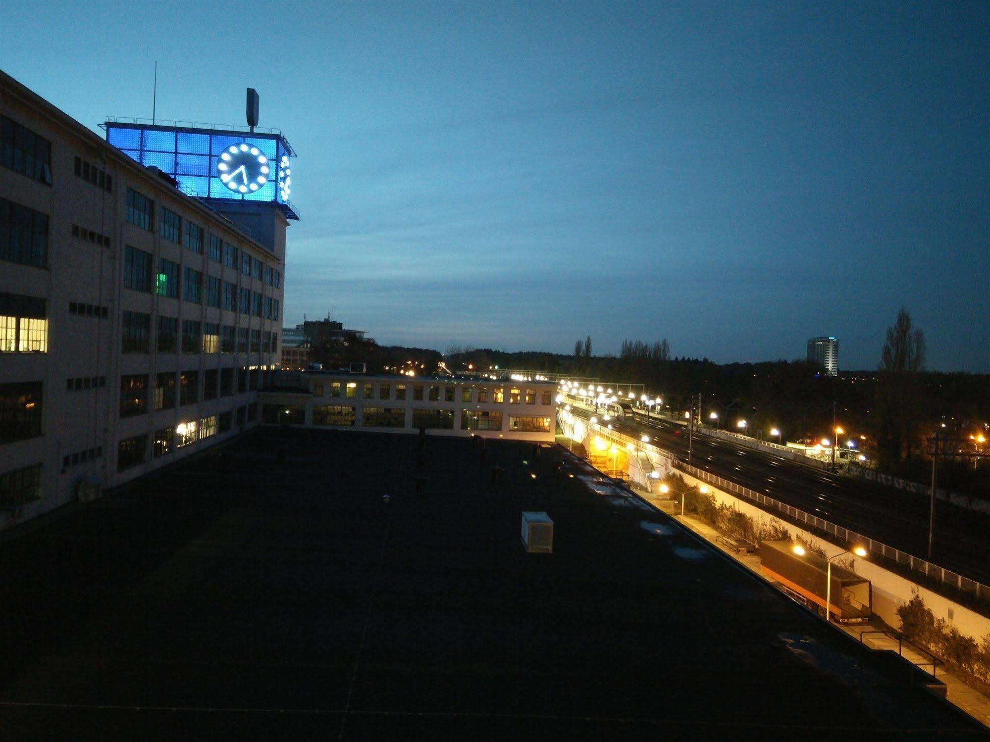 Stayokay Hostel Eindhoven - Blue Collar Exterior photo